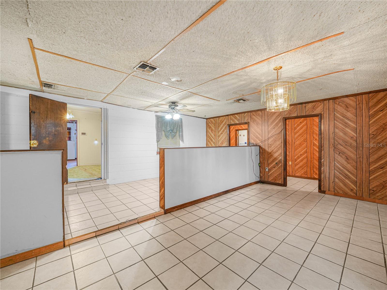 Image 4 of 45 For 715 Seminole Avenue