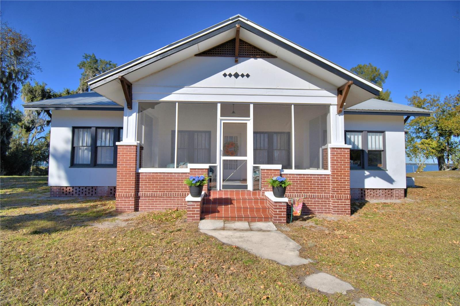 Listing photo id 3 for 1173 Lake Reedy Boulevard