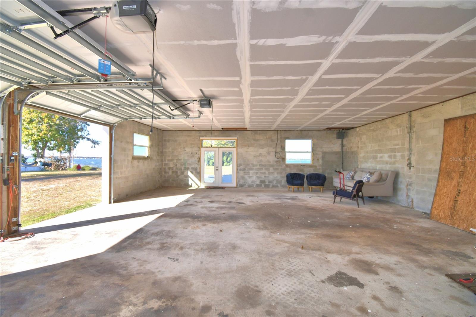 Listing photo id 49 for 1173 Lake Reedy Boulevard