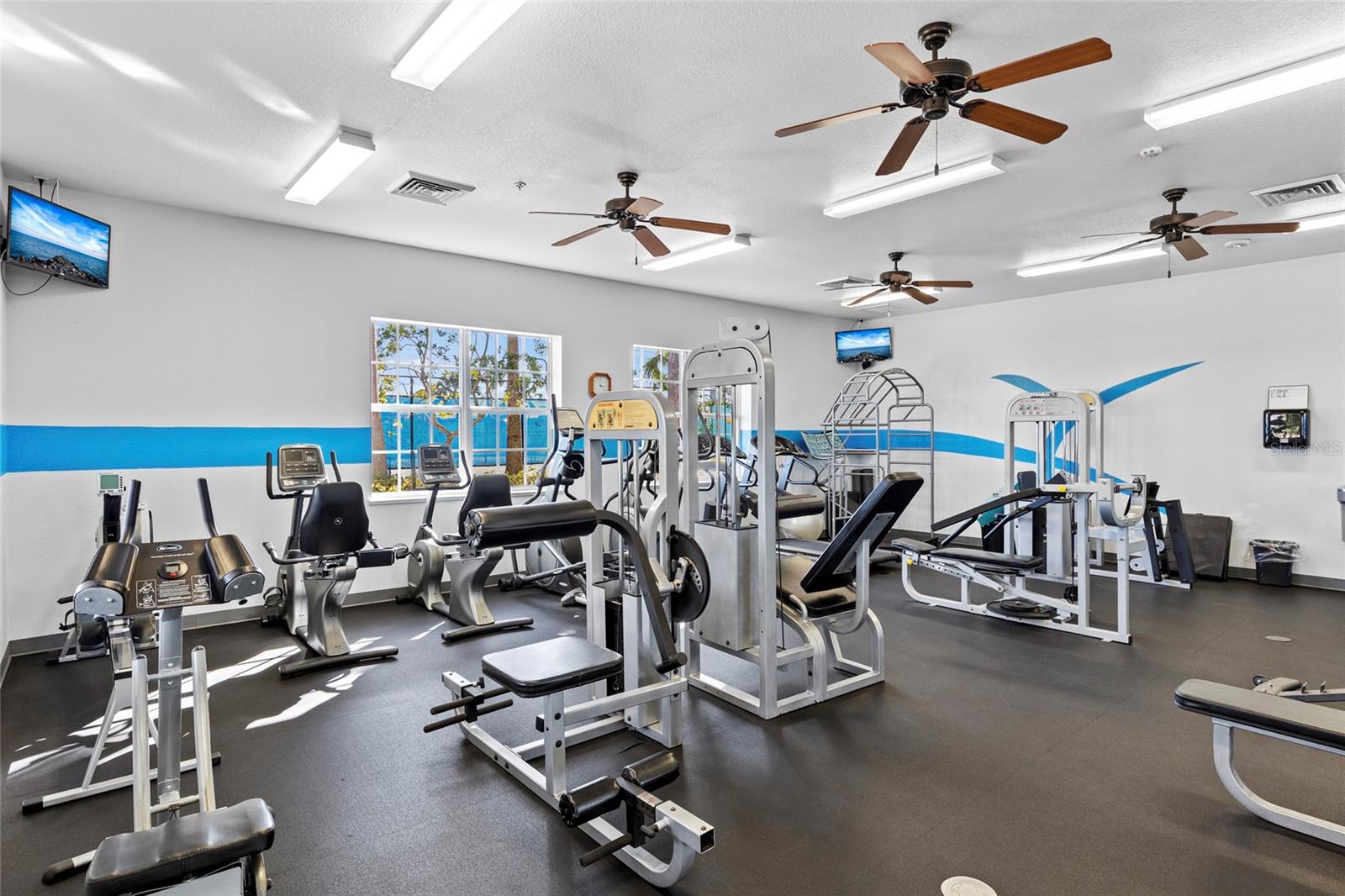 Image 24 of 70 For 532 38th Trace