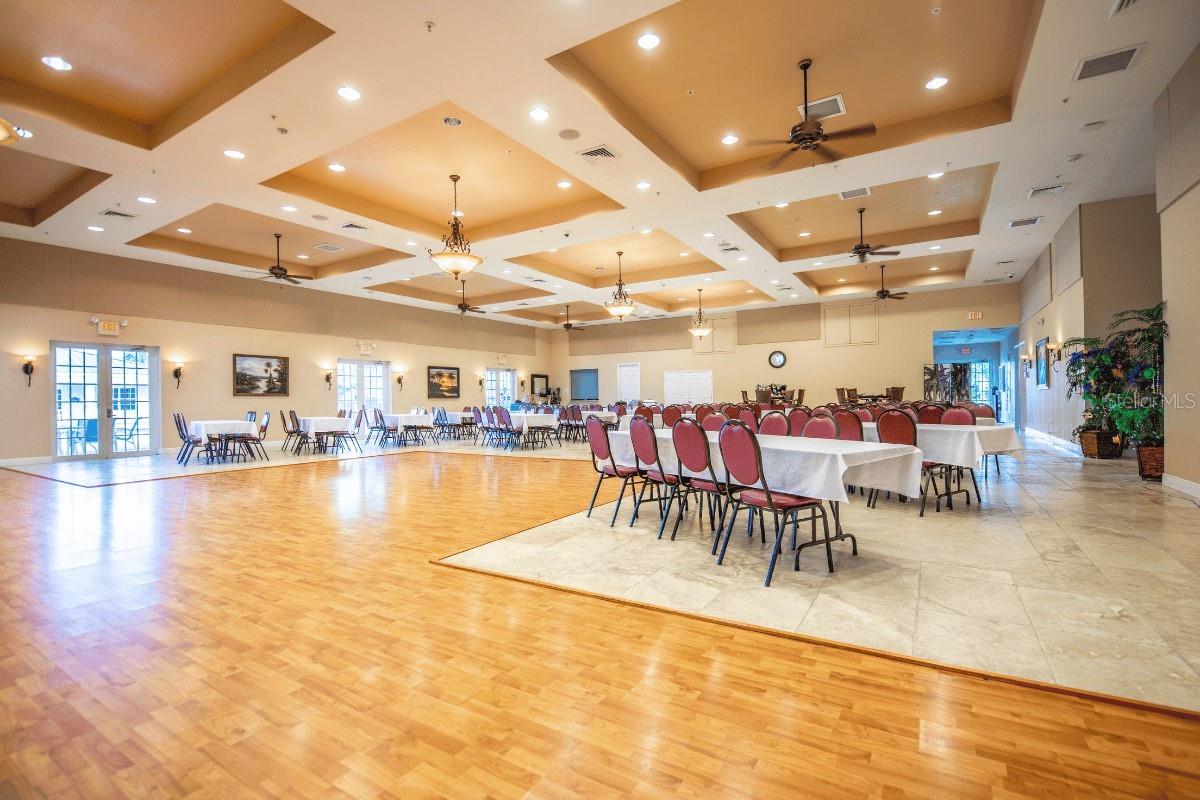 Image 43 of 70 For 532 38th Trace