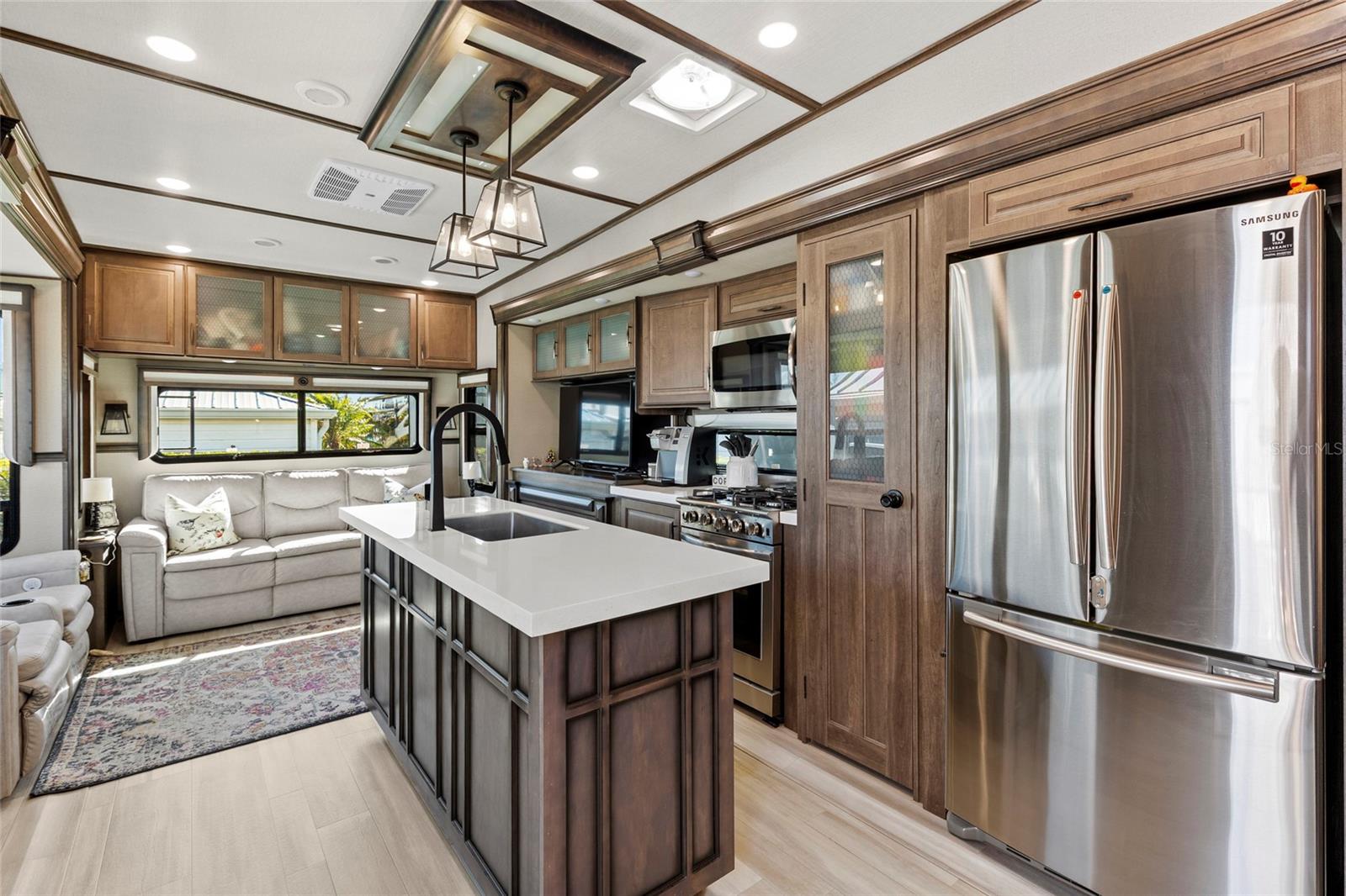 Image 45 of 70 For 532 38th Trace