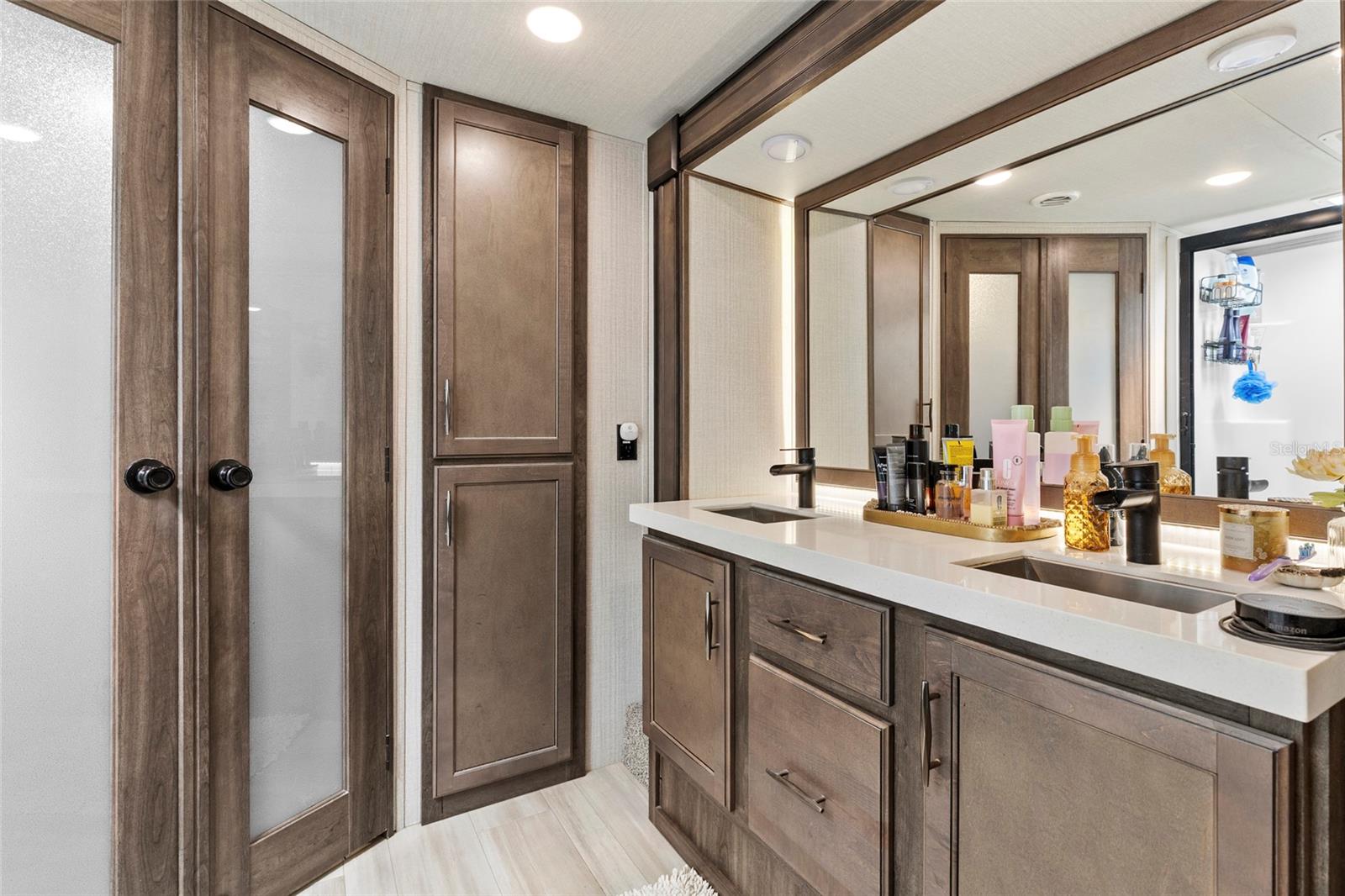 Image 59 of 70 For 532 38th Trace