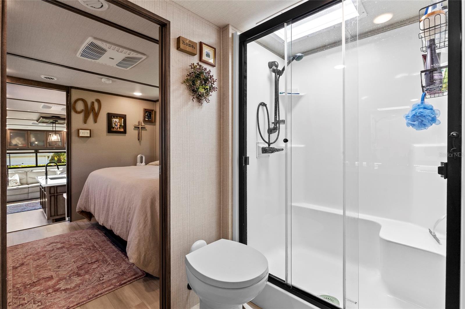 Image 60 of 70 For 532 38th Trace