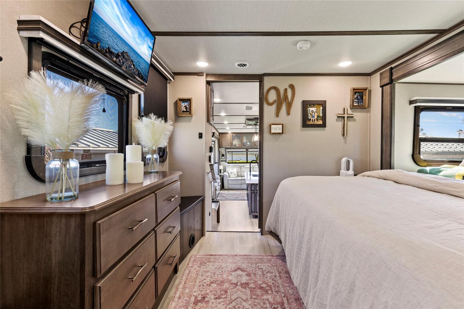 Image 61 of 70 For 532 38th Trace