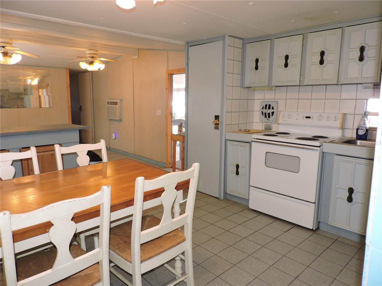 Image 11 of 35 For 1121 Big Oak Drive