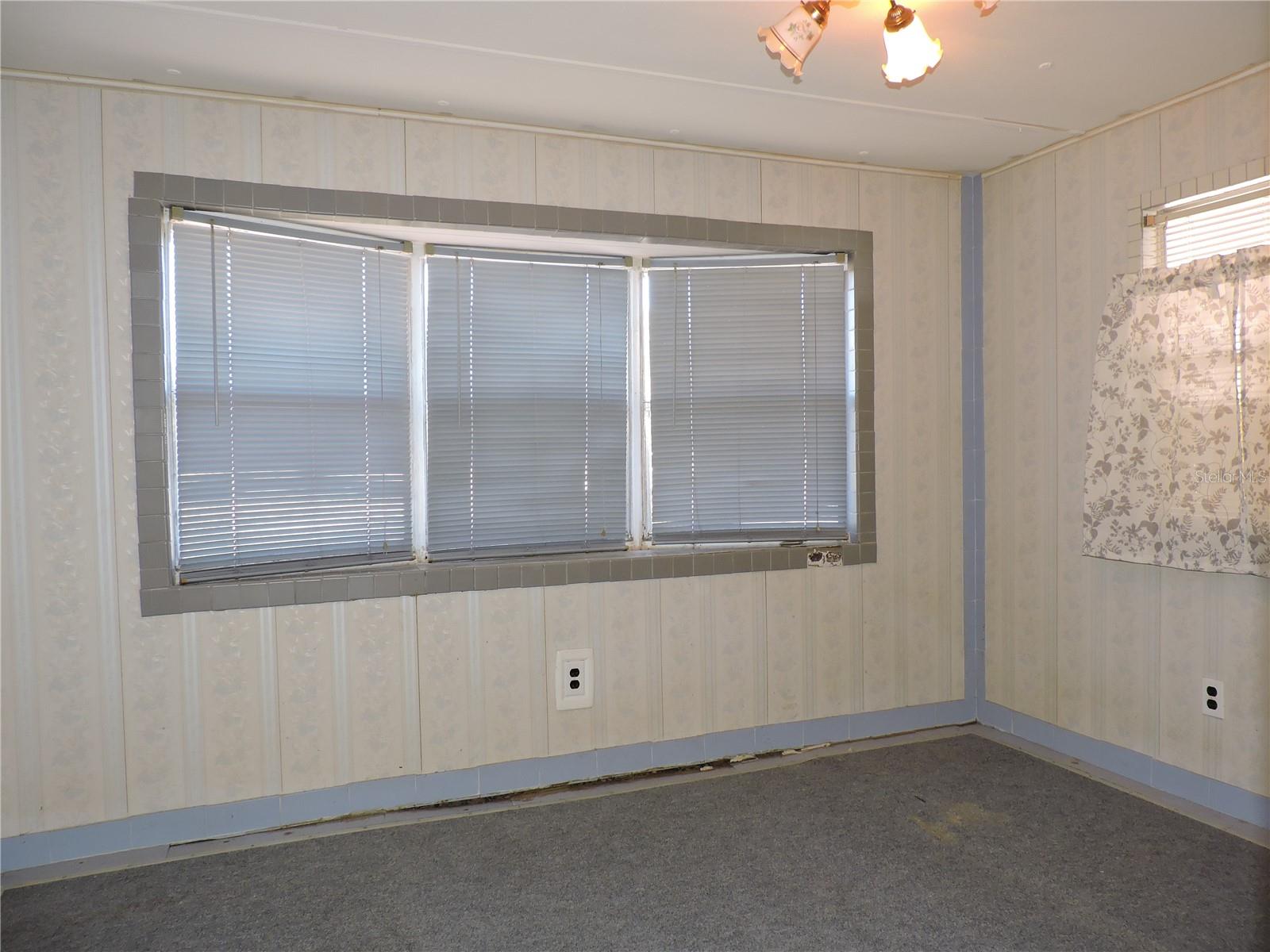 Image 13 of 35 For 1121 Big Oak Drive