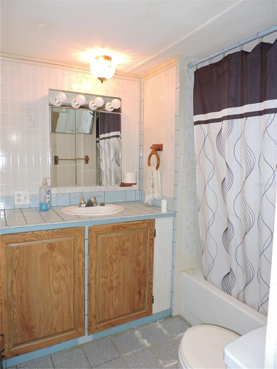 Image 19 of 35 For 1121 Big Oak Drive