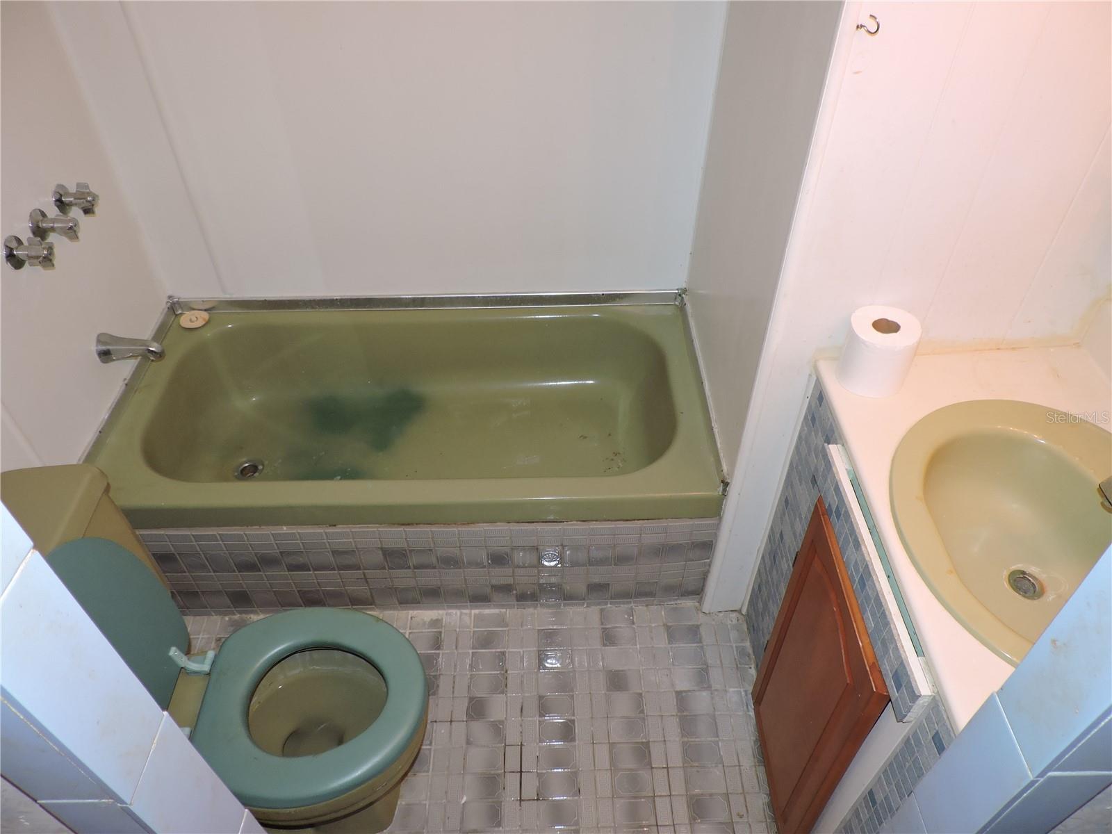 Image 22 of 35 For 1121 Big Oak Drive