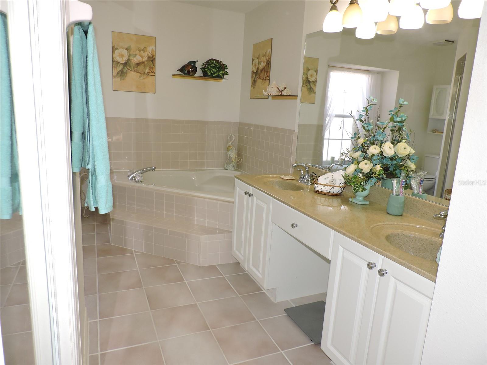 Image 22 of 40 For 1010 Destin Drive