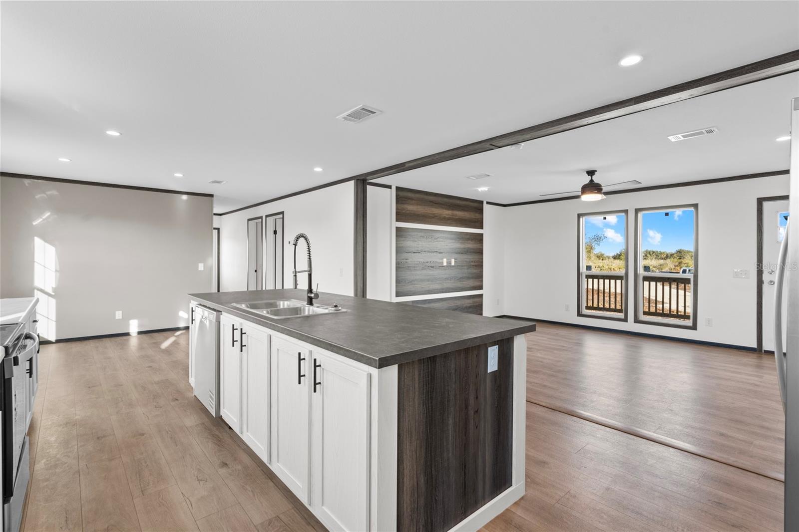 Image 11 of 47 For 21712 274th Street