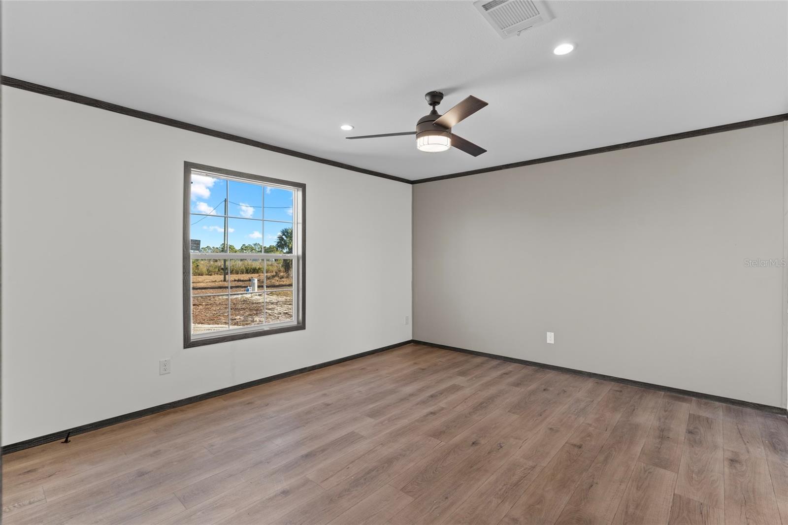 Image 16 of 47 For 21712 274th Street