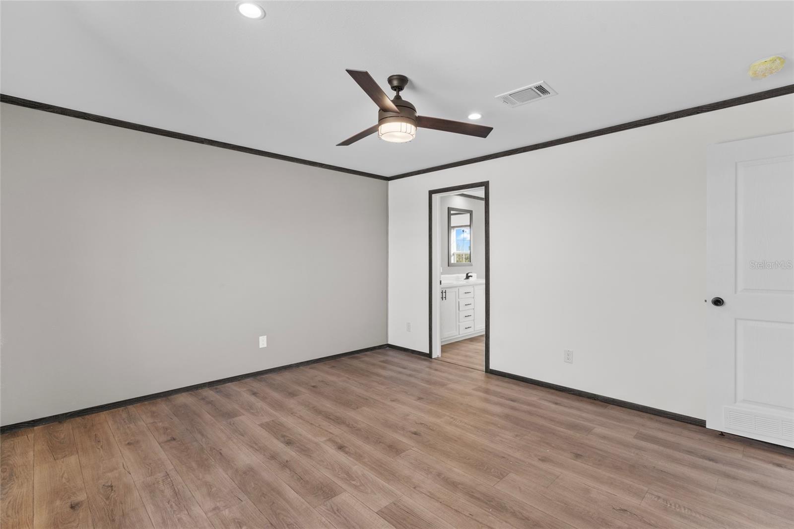 Image 17 of 47 For 21712 274th Street