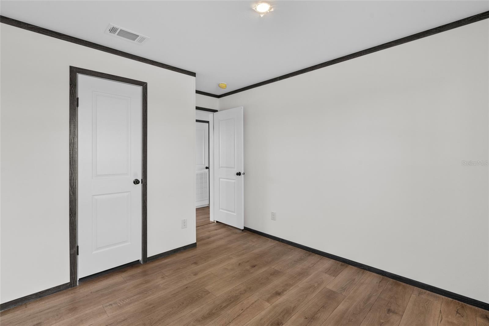 Image 21 of 47 For 21712 274th Street