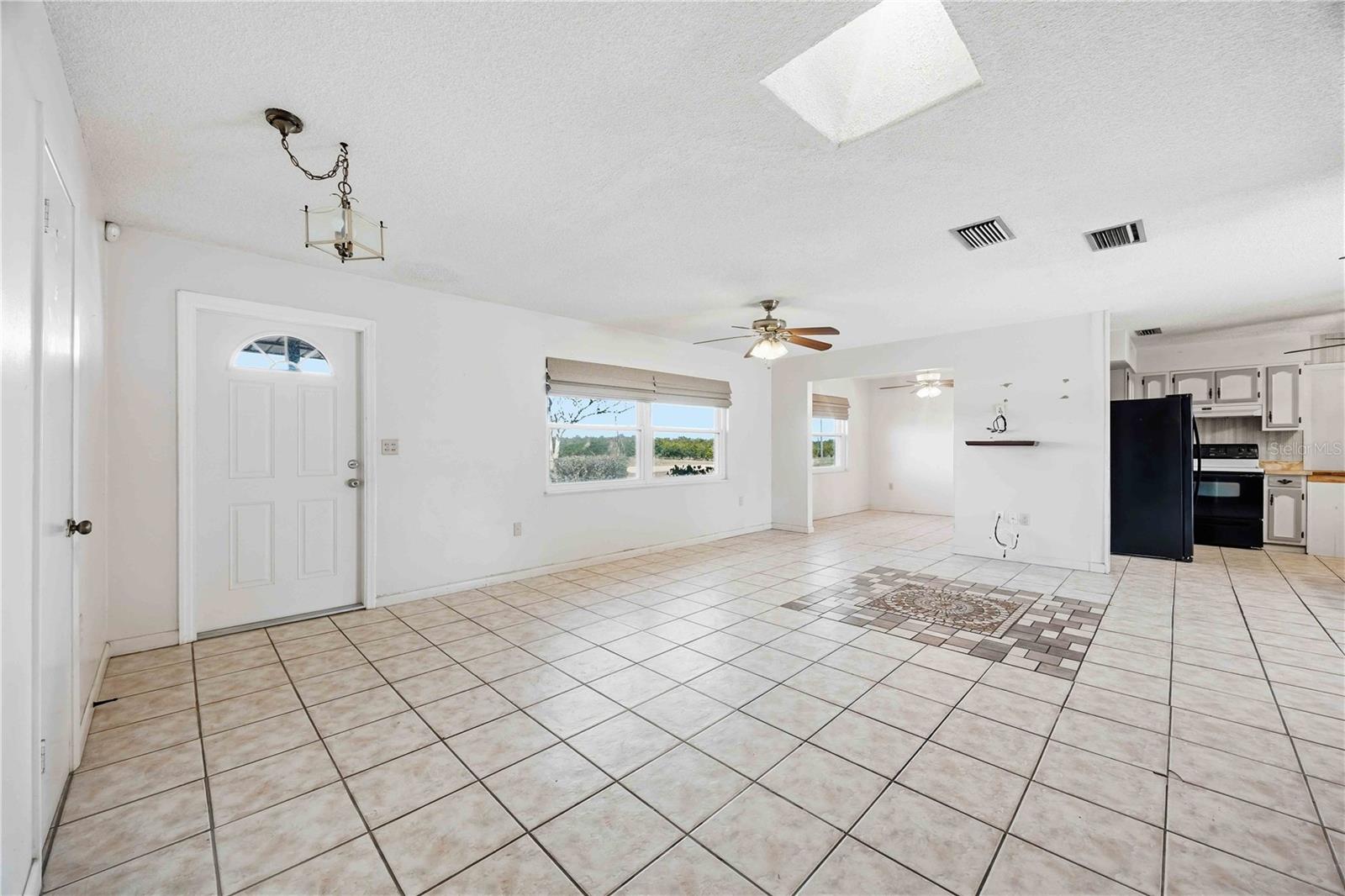 Listing photo id 8 for 1750 Golfview Cutoff Road