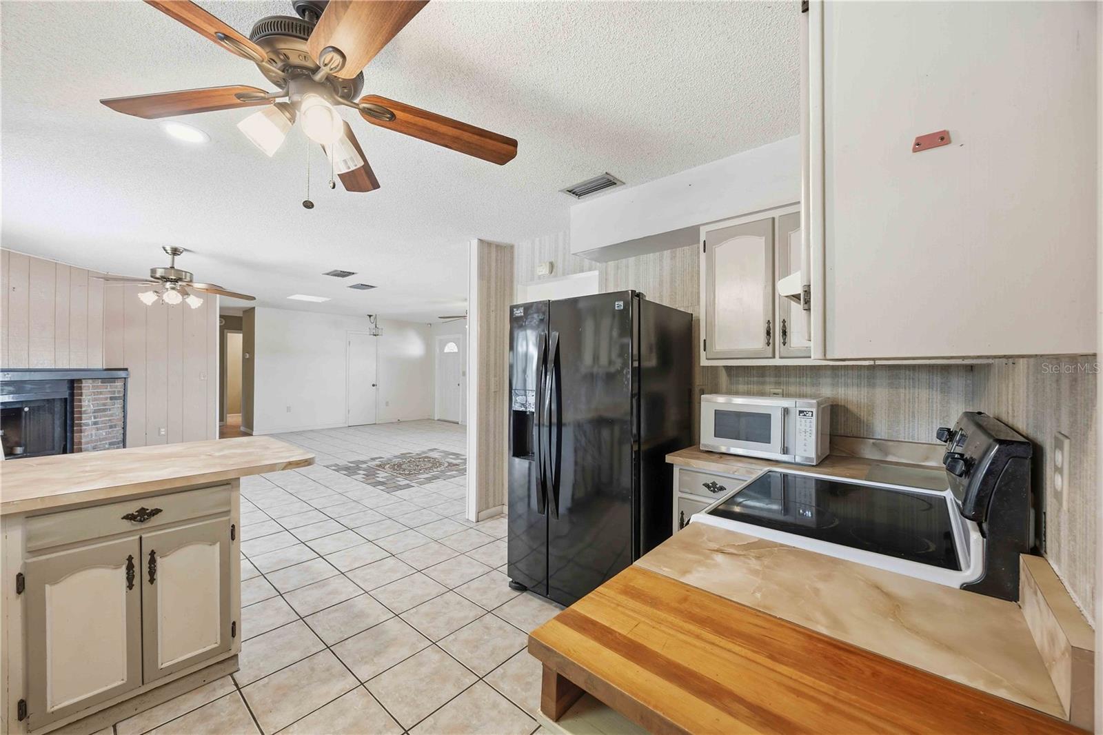 Listing photo id 12 for 1750 Golfview Cutoff Road