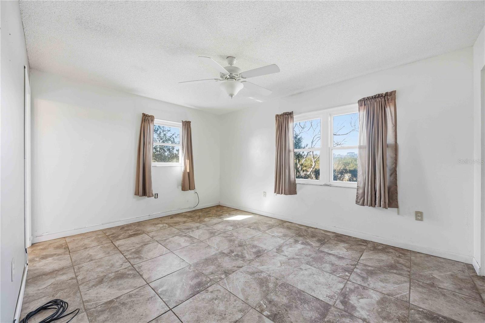 Listing photo id 14 for 1750 Golfview Cutoff Road