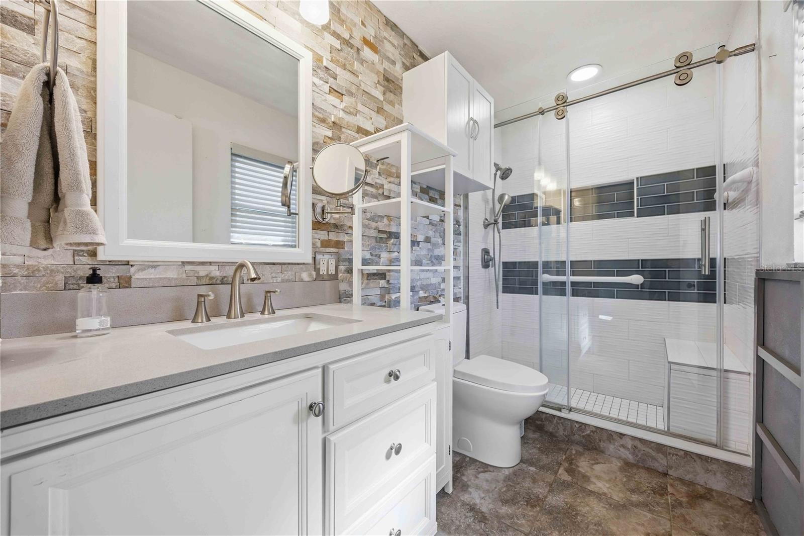 Listing photo id 16 for 1750 Golfview Cutoff Road