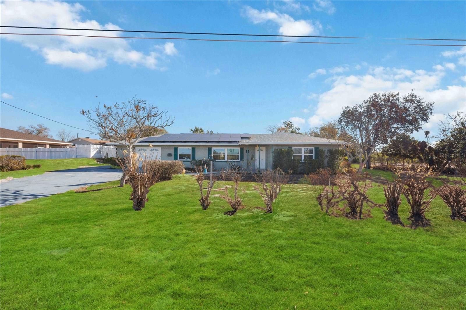 Listing photo id 1 for 1750 Golfview Cutoff Road