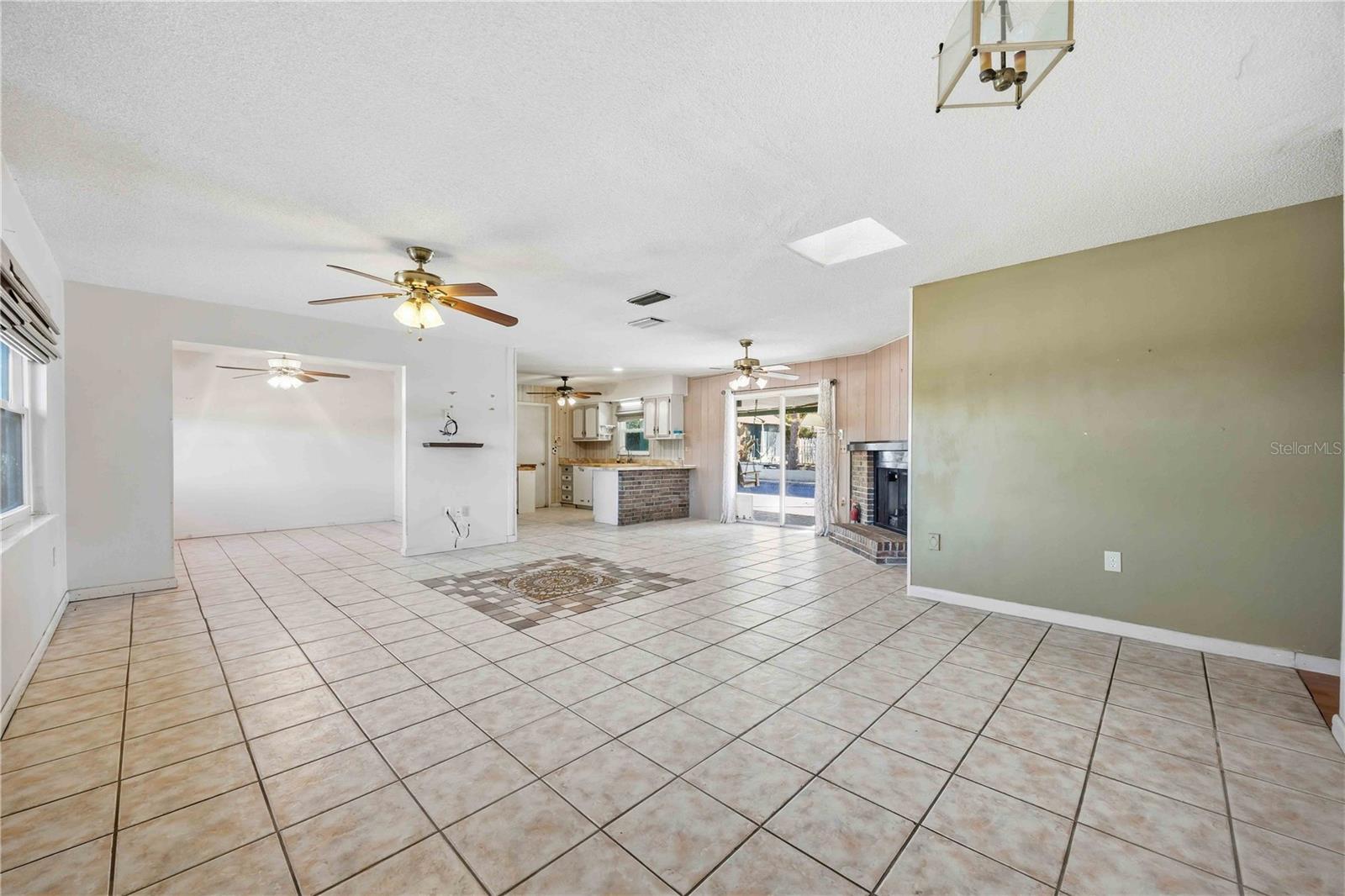 Listing photo id 4 for 1750 Golfview Cutoff Road