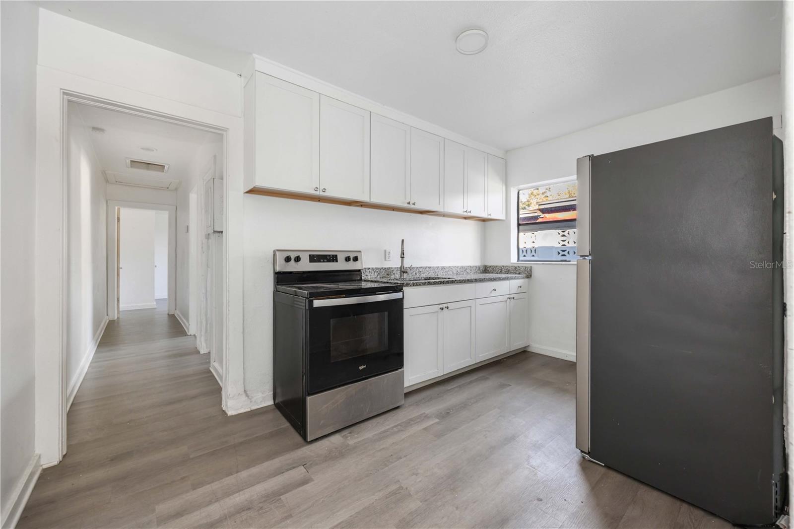 Image 10 of 30 For 243 Avenue L Ne