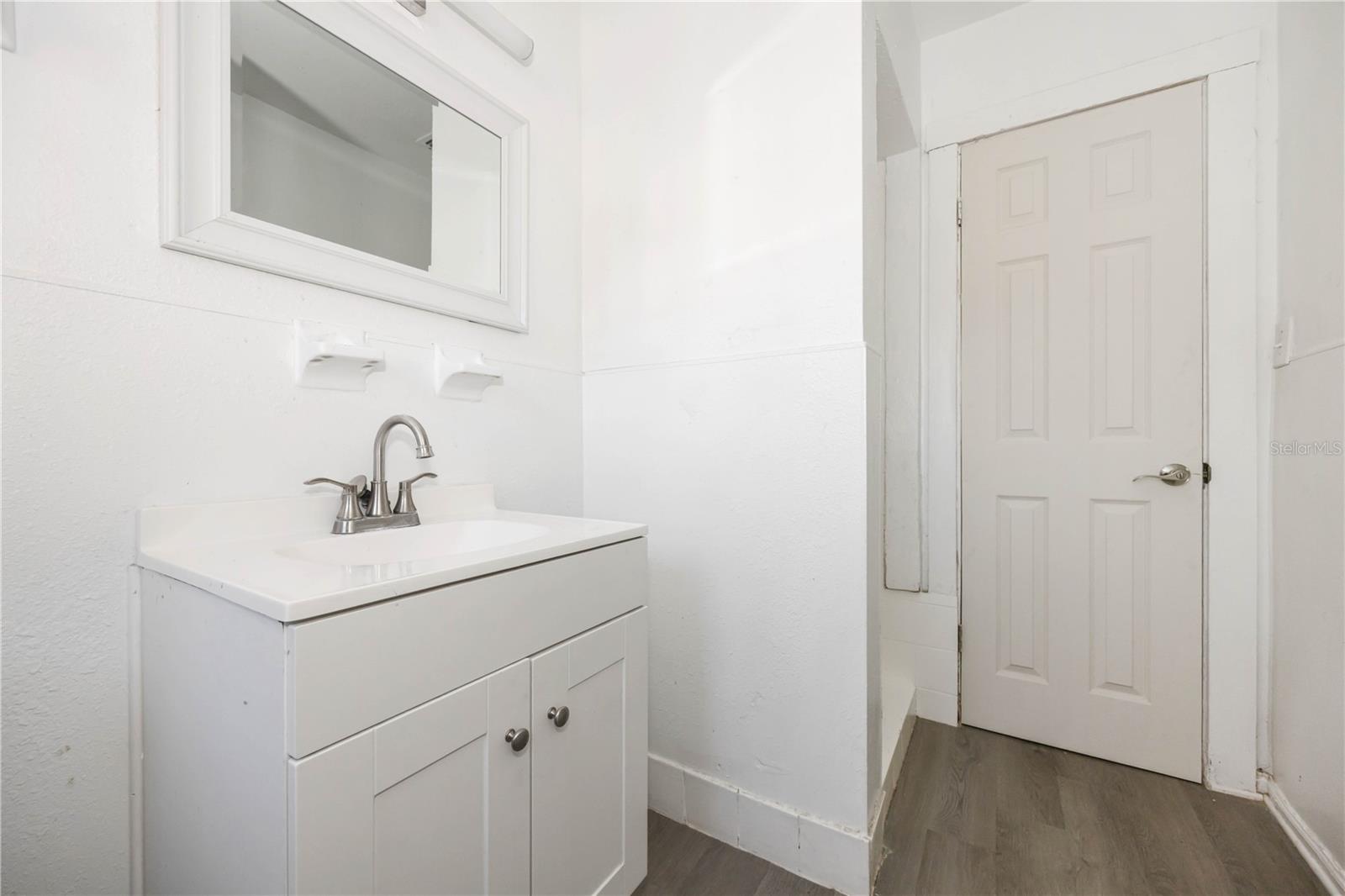 Image 12 of 30 For 243 Avenue L Ne