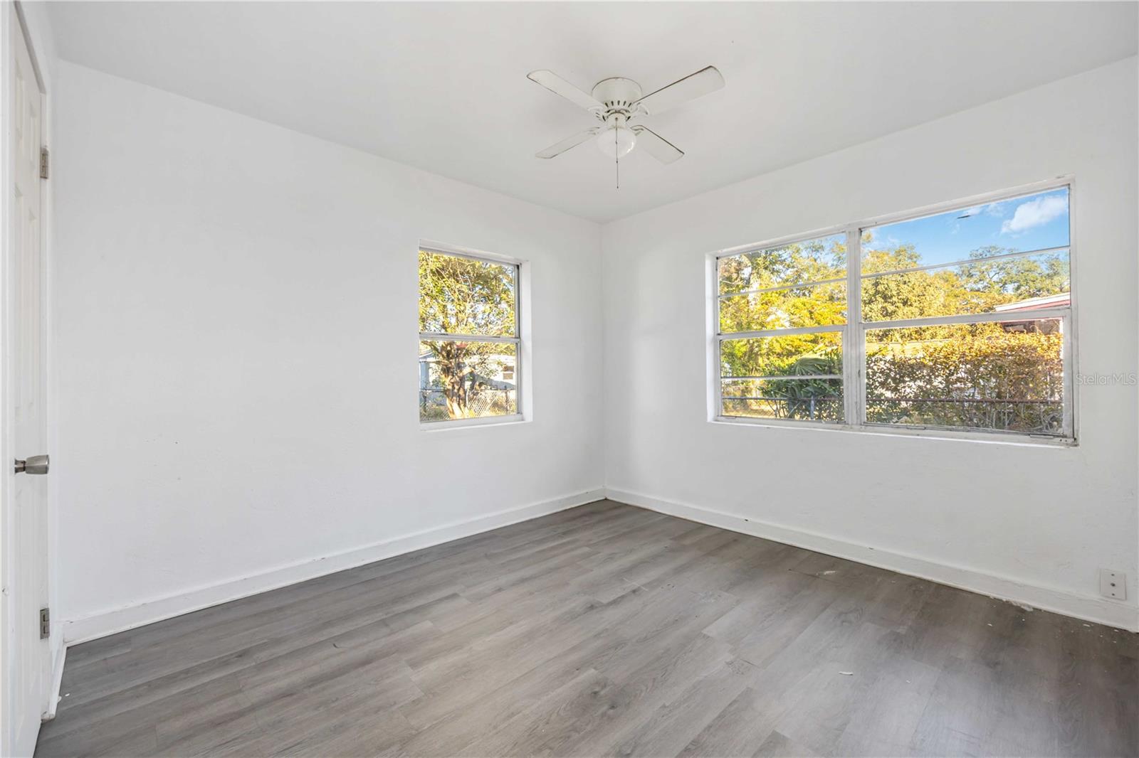 Image 15 of 30 For 243 Avenue L Ne