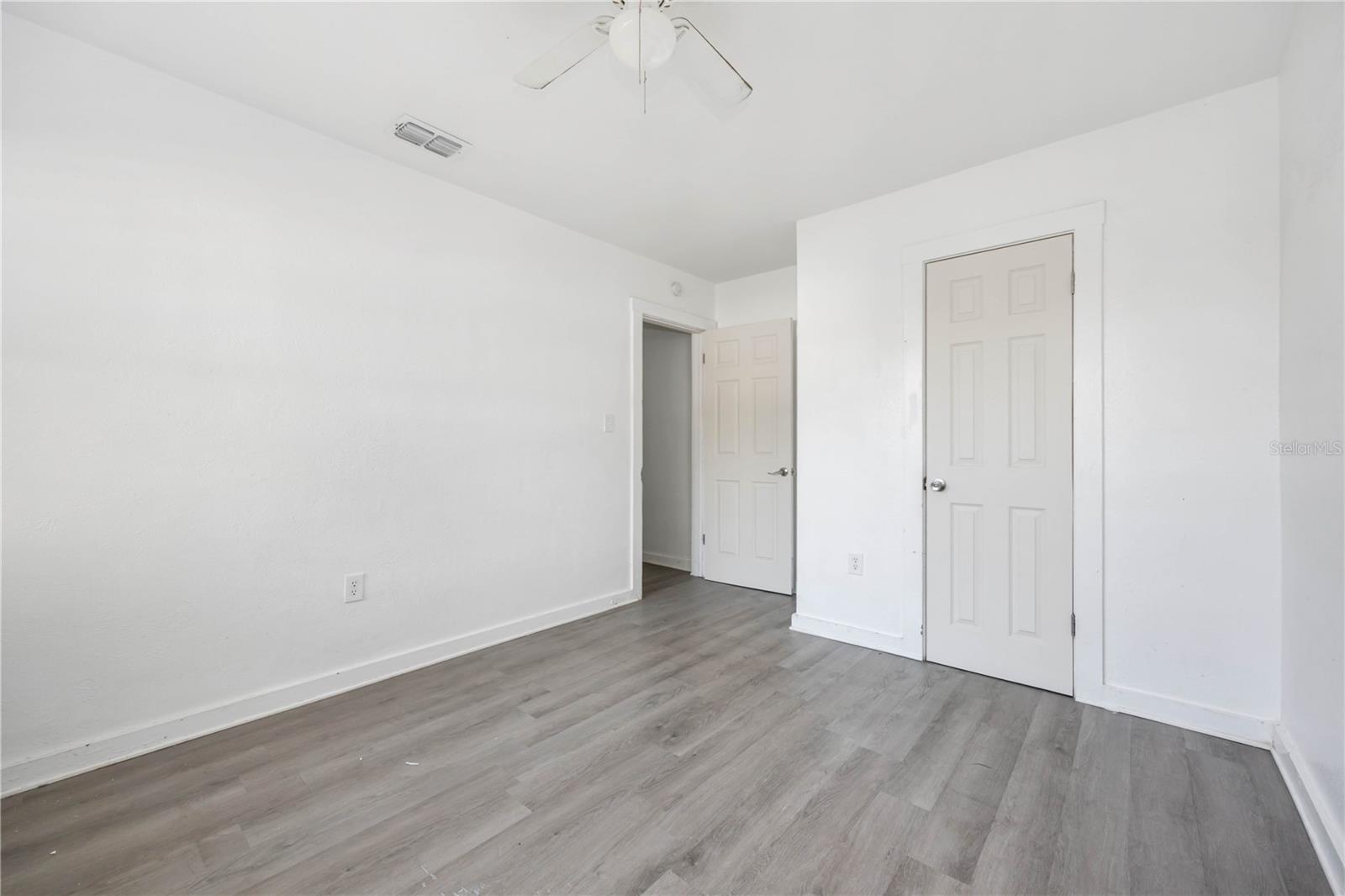 Image 16 of 30 For 243 Avenue L Ne