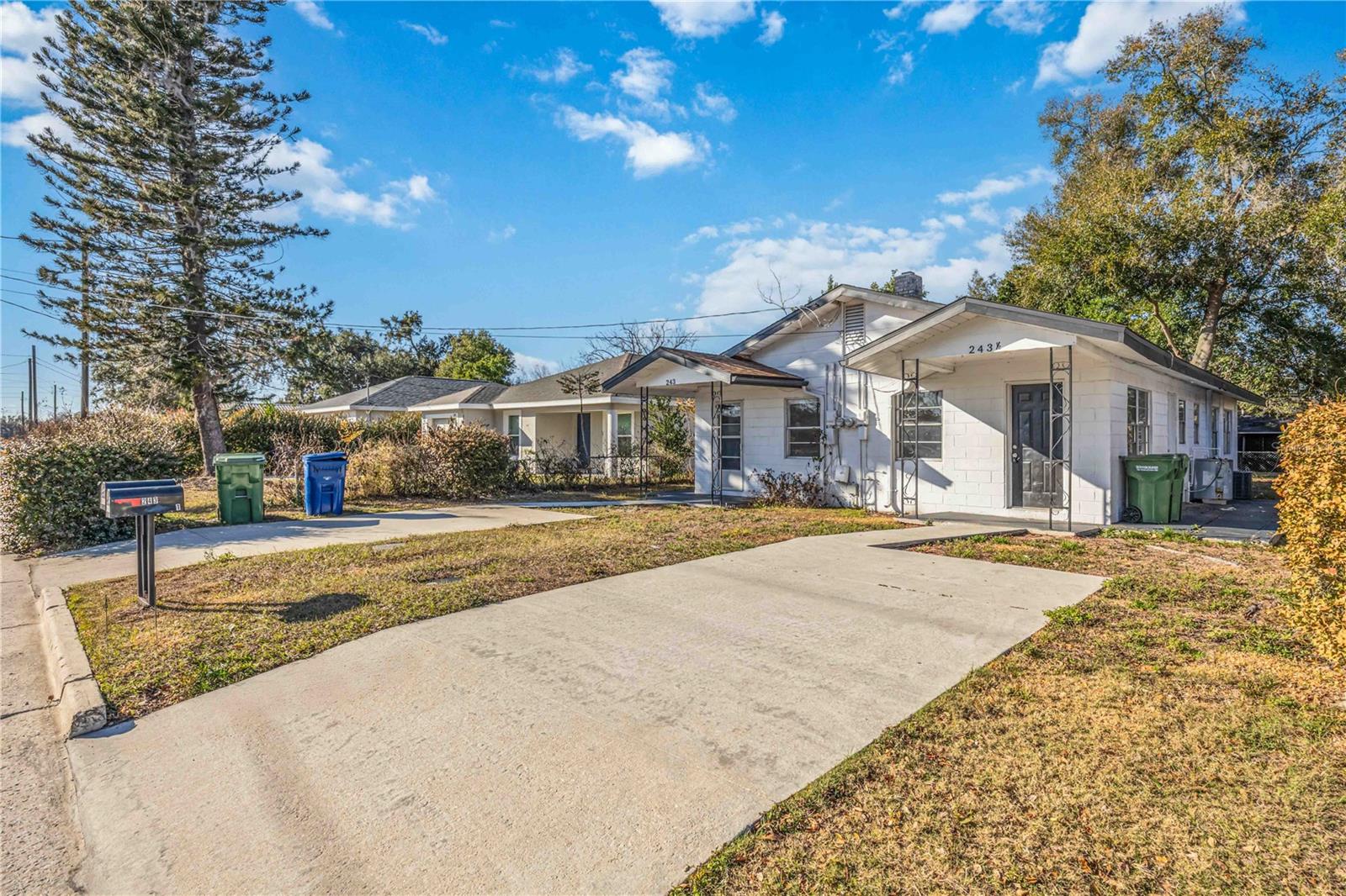 Image 2 of 30 For 243 Avenue L Ne