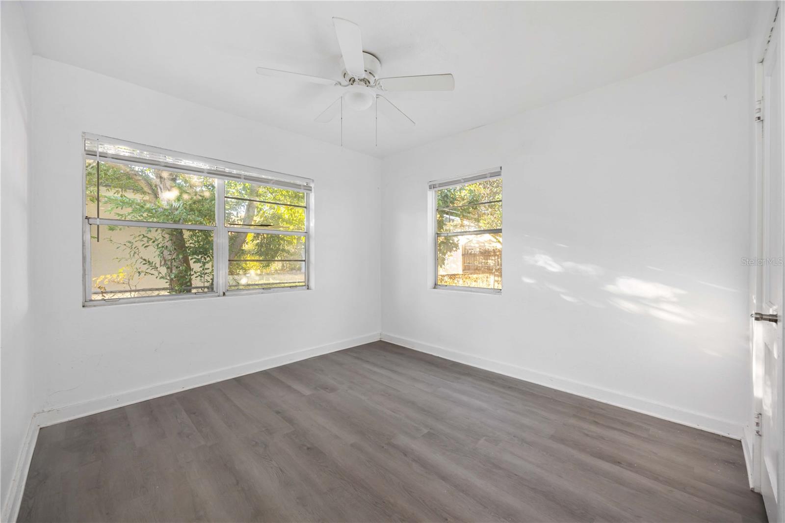 Image 25 of 30 For 243 Avenue L Ne