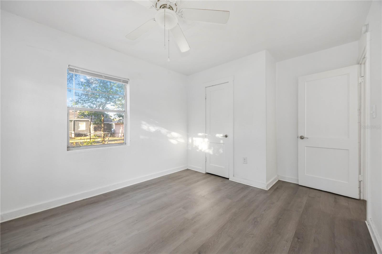 Image 26 of 30 For 243 Avenue L Ne