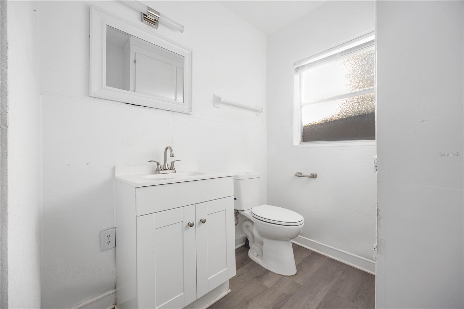 Image 27 of 30 For 243 Avenue L Ne