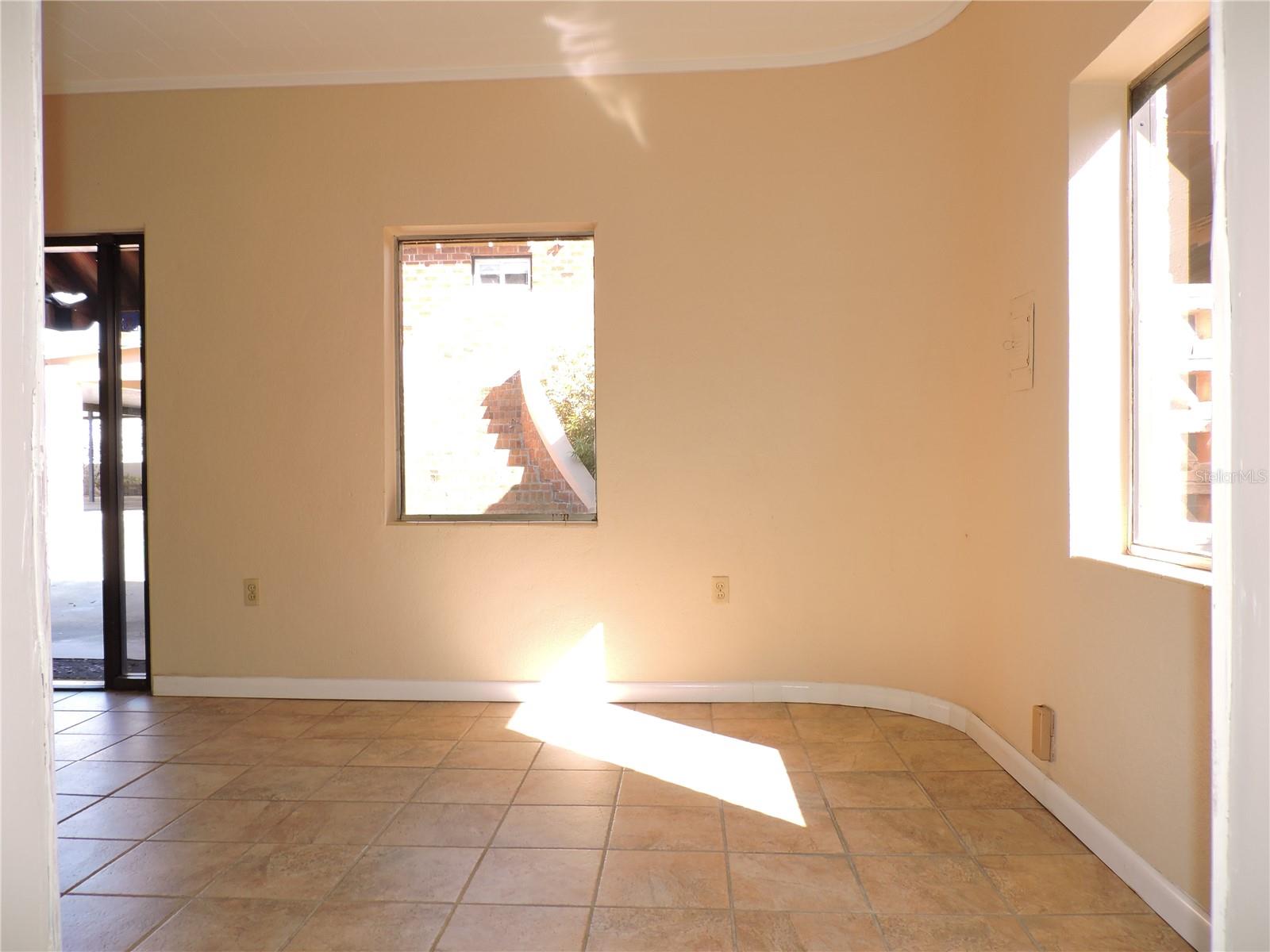 Image 23 of 83 For 322 Scenic Highway N