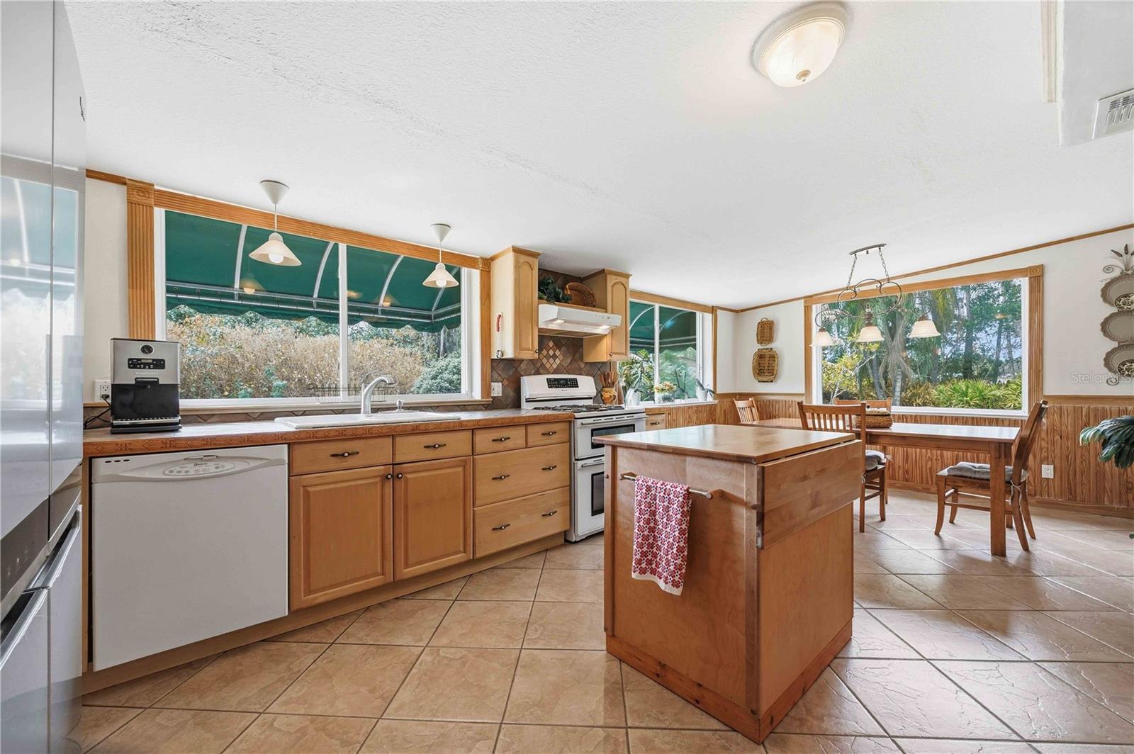 Image 13 of 33 For 162 Hillside Drive