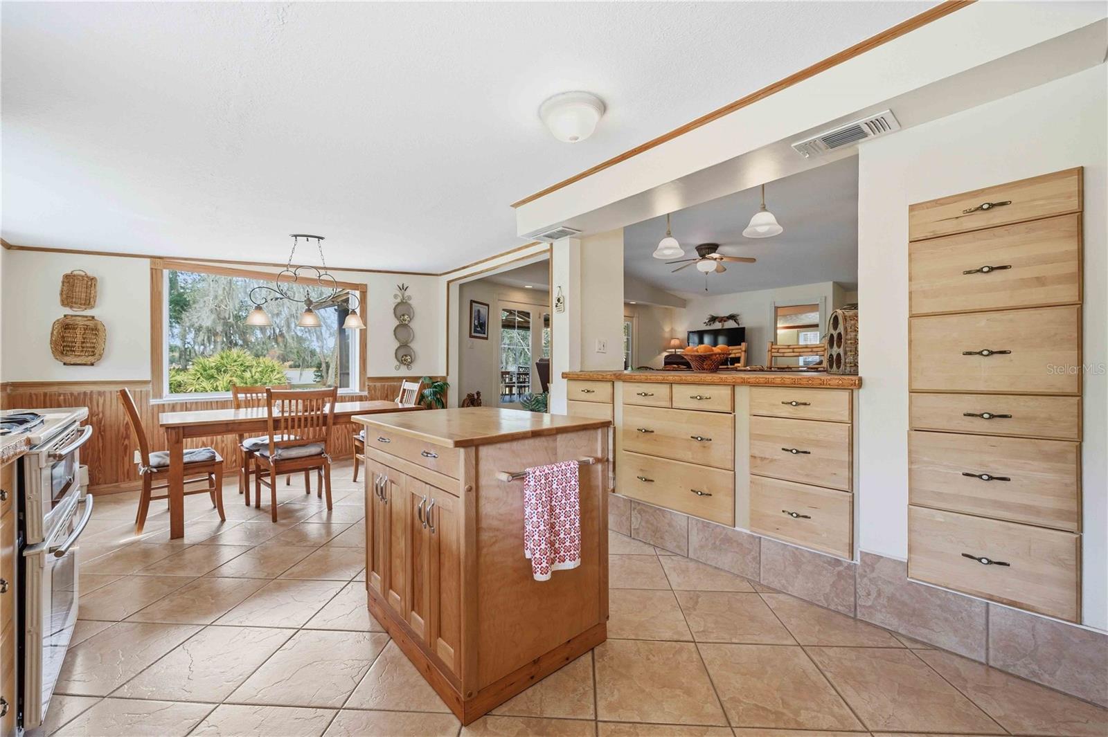 Image 14 of 33 For 162 Hillside Drive