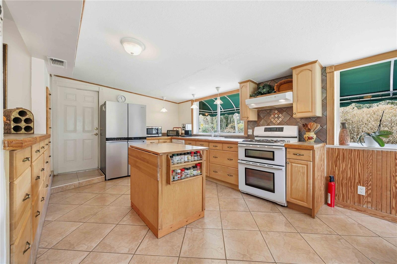 Image 15 of 33 For 162 Hillside Drive