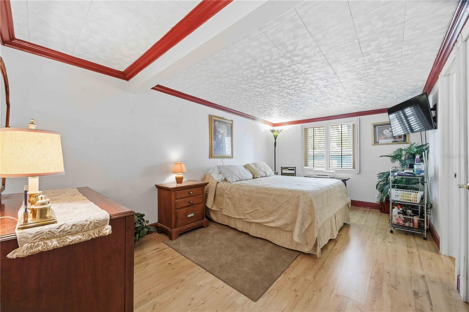 Image 19 of 33 For 162 Hillside Drive