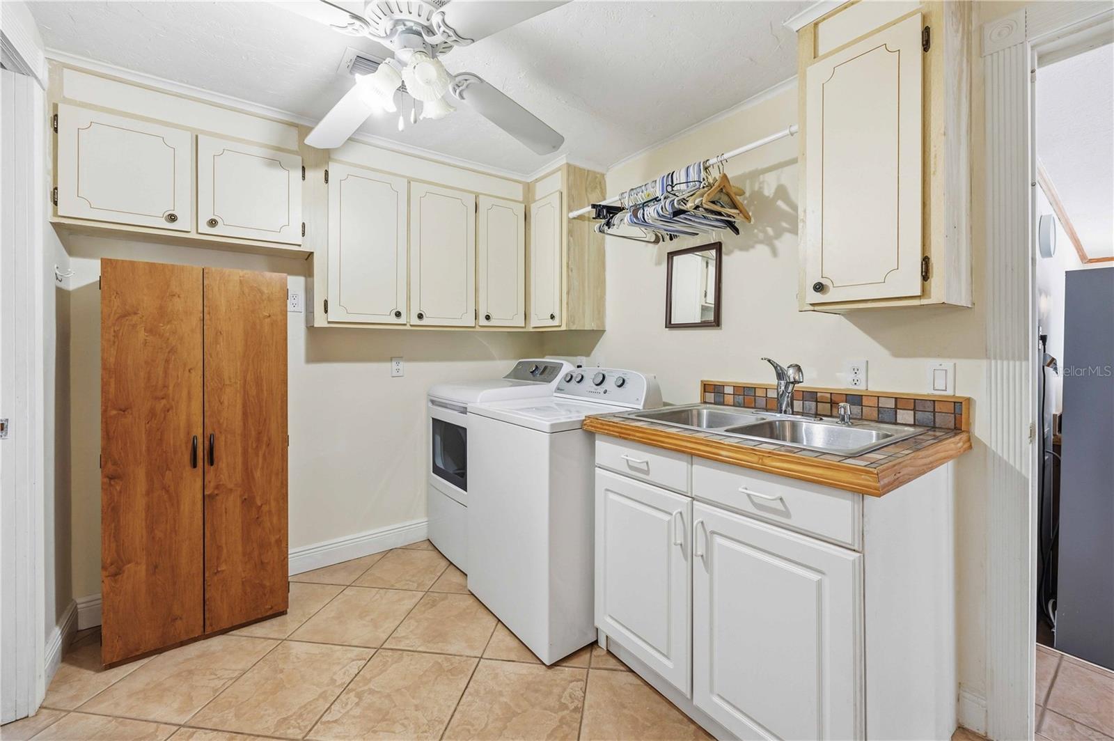 Image 24 of 33 For 162 Hillside Drive