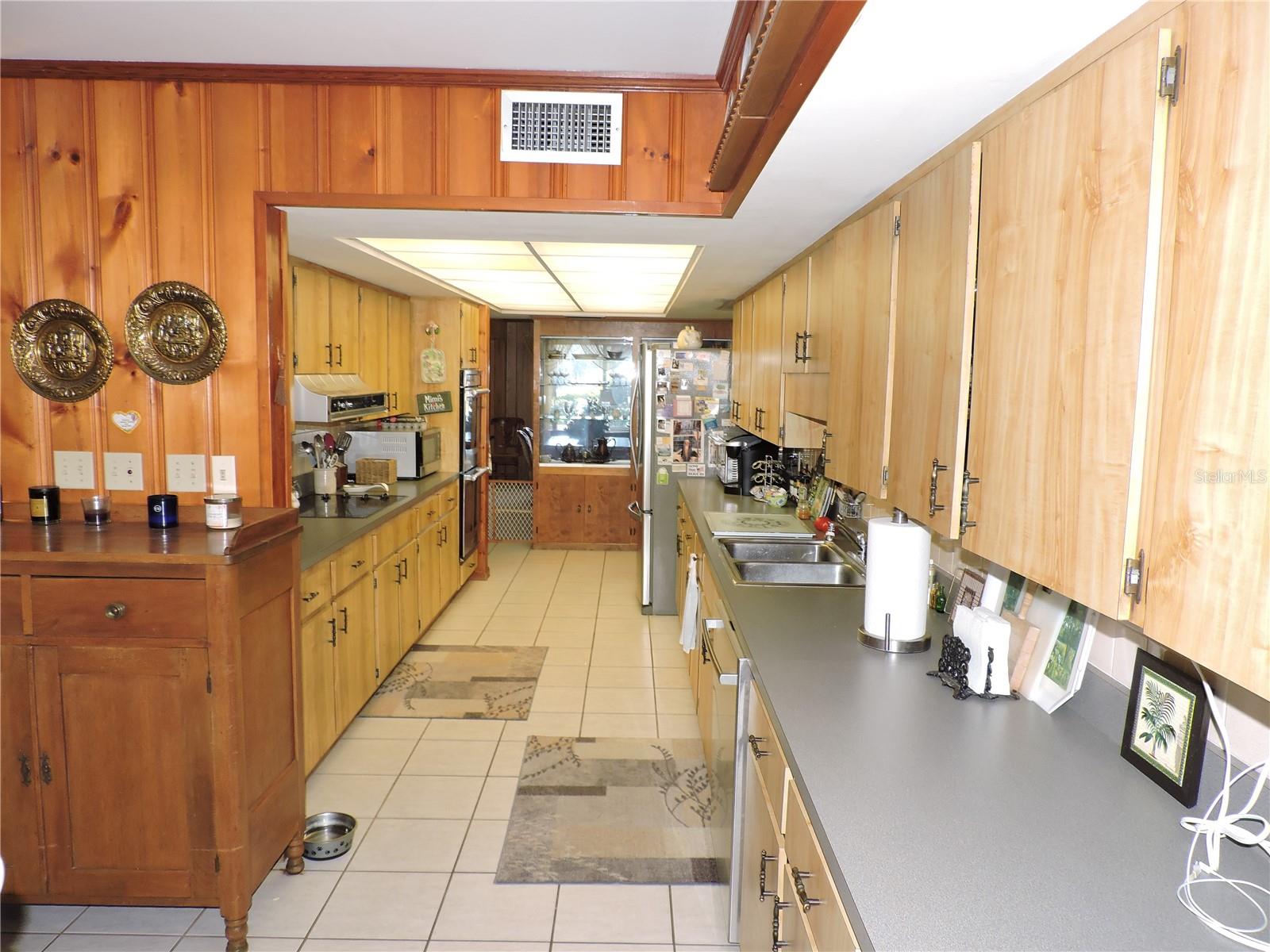 Image 16 of 51 For 1413 Highland Park Drive N