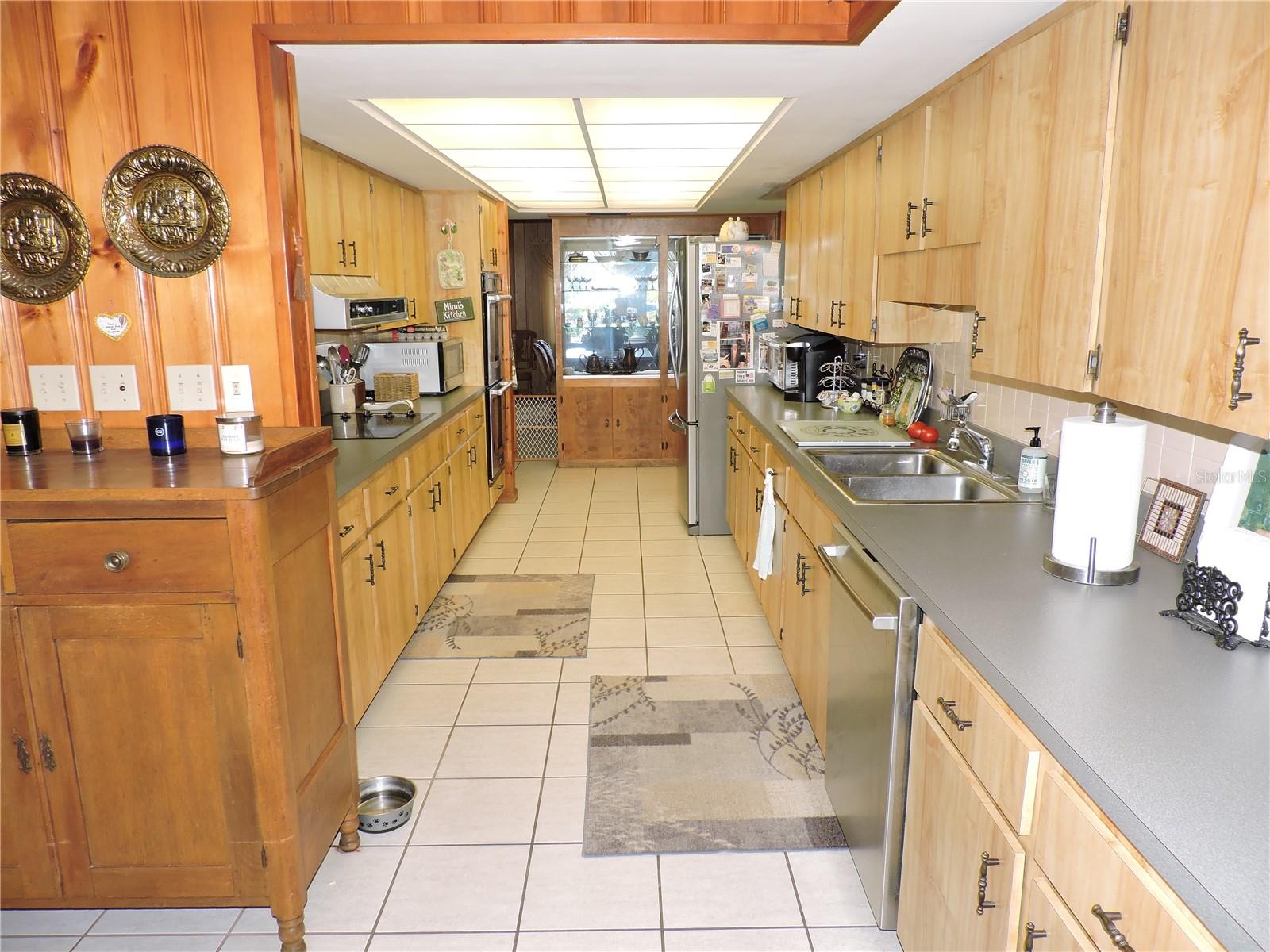 Image 17 of 51 For 1413 Highland Park Drive N