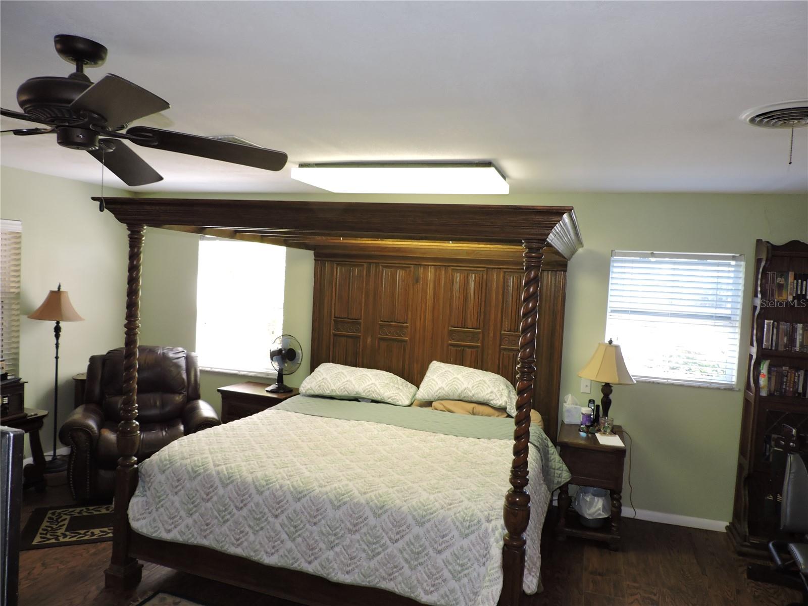 Image 38 of 51 For 1413 Highland Park Drive N