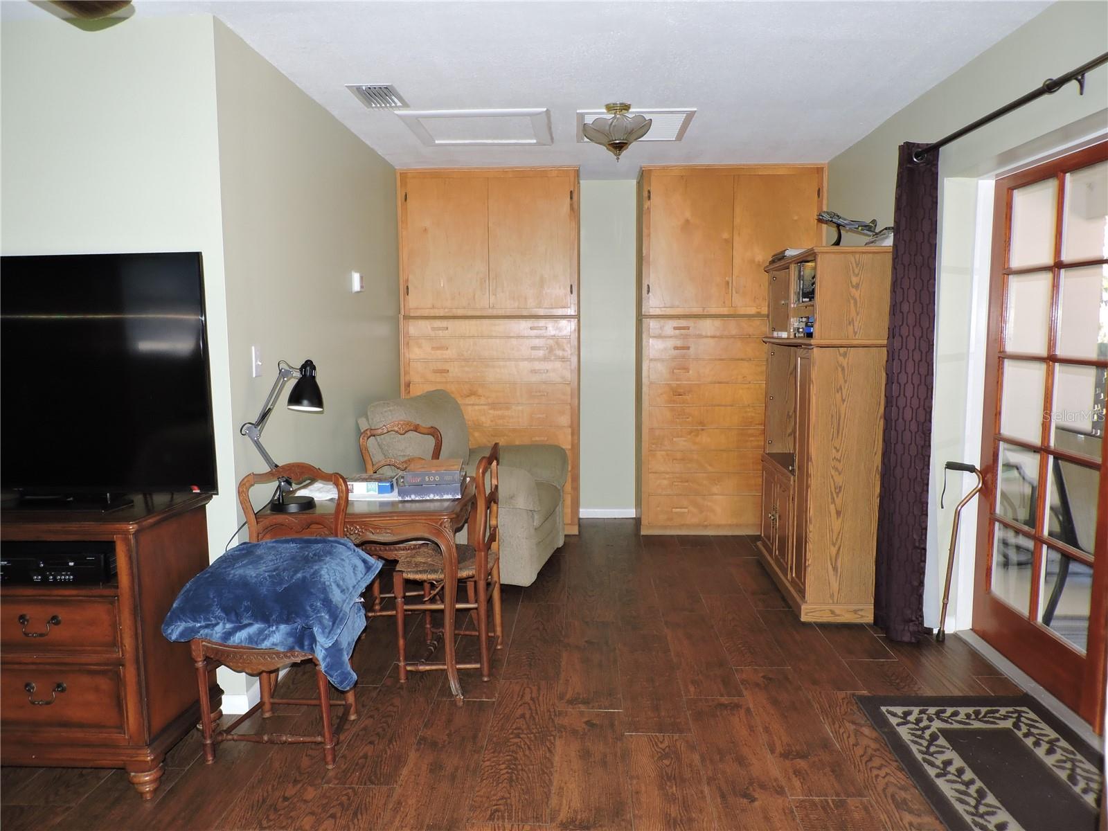 Image 39 of 51 For 1413 Highland Park Drive N