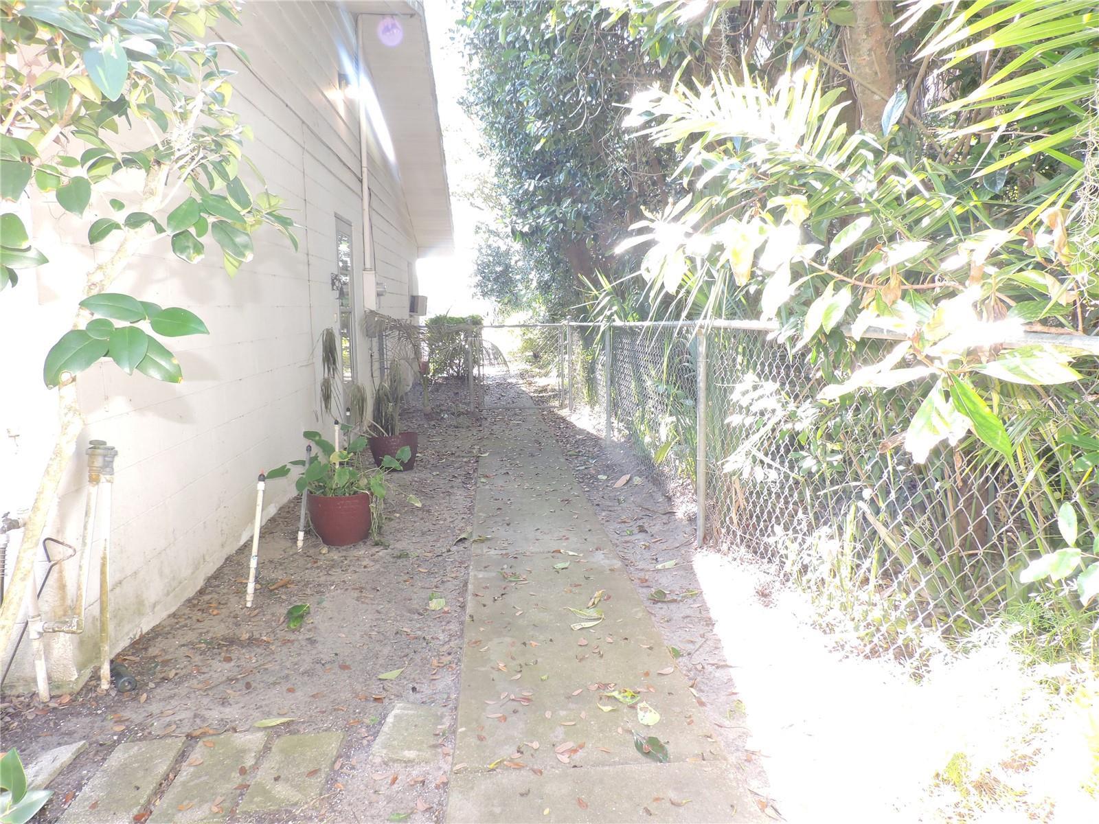 Image 47 of 51 For 1413 Highland Park Drive N