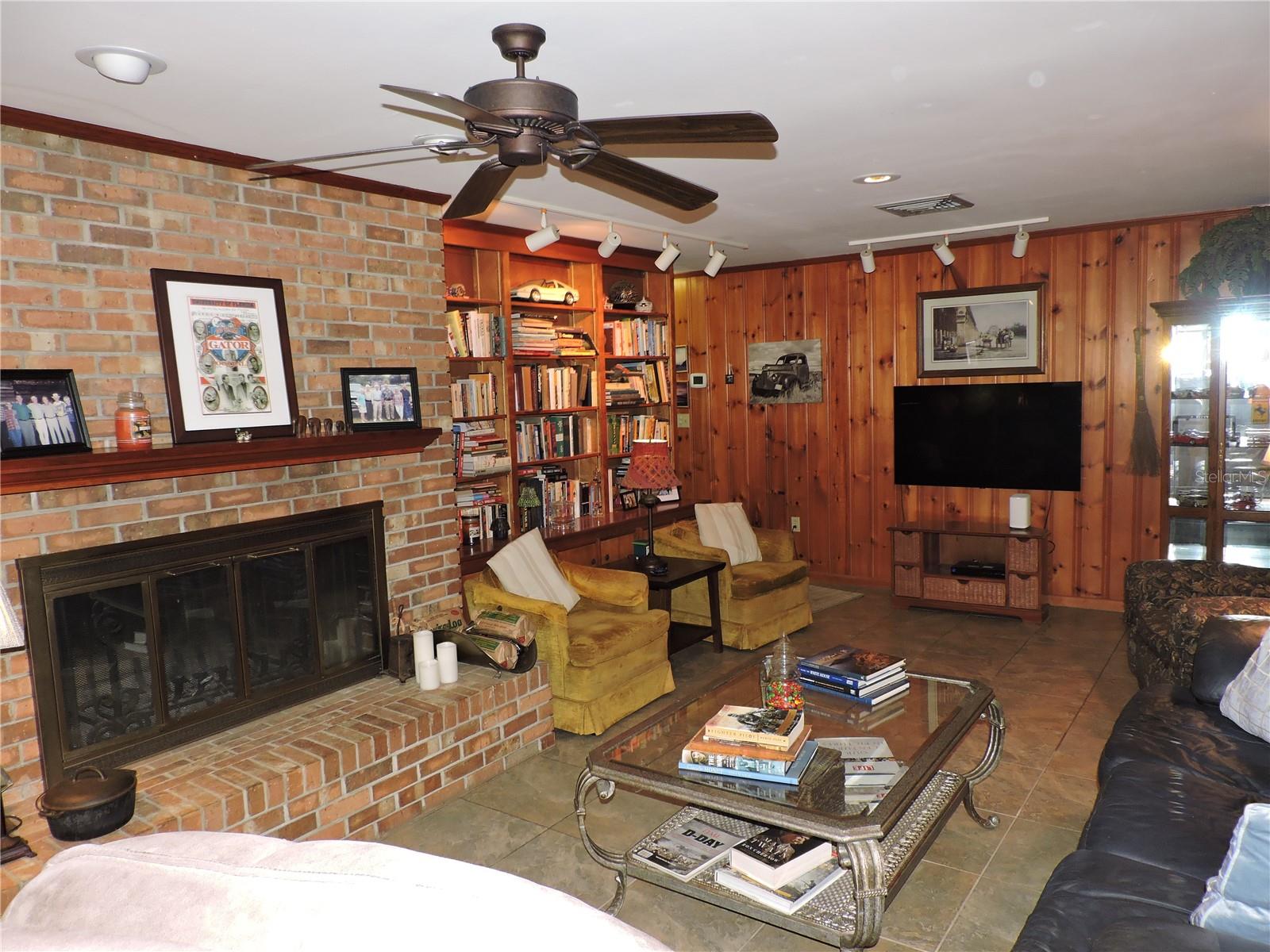 Image 9 of 51 For 1413 Highland Park Drive N