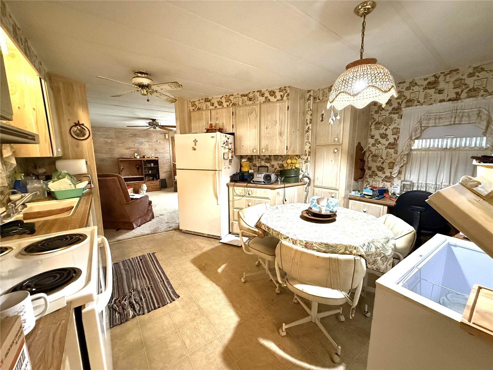 Image 4 of 12 For 9150 Lake Point Boulevard