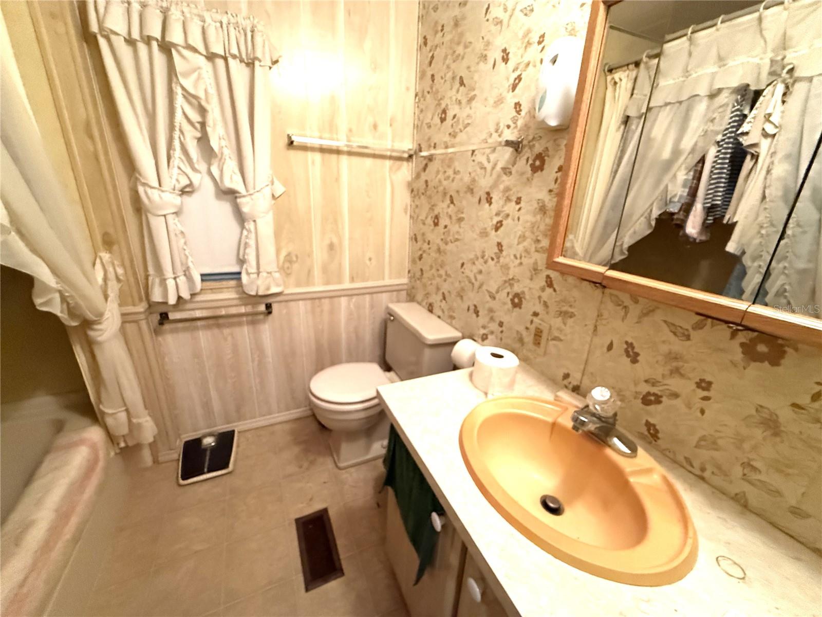 Image 5 of 12 For 9150 Lake Point Boulevard