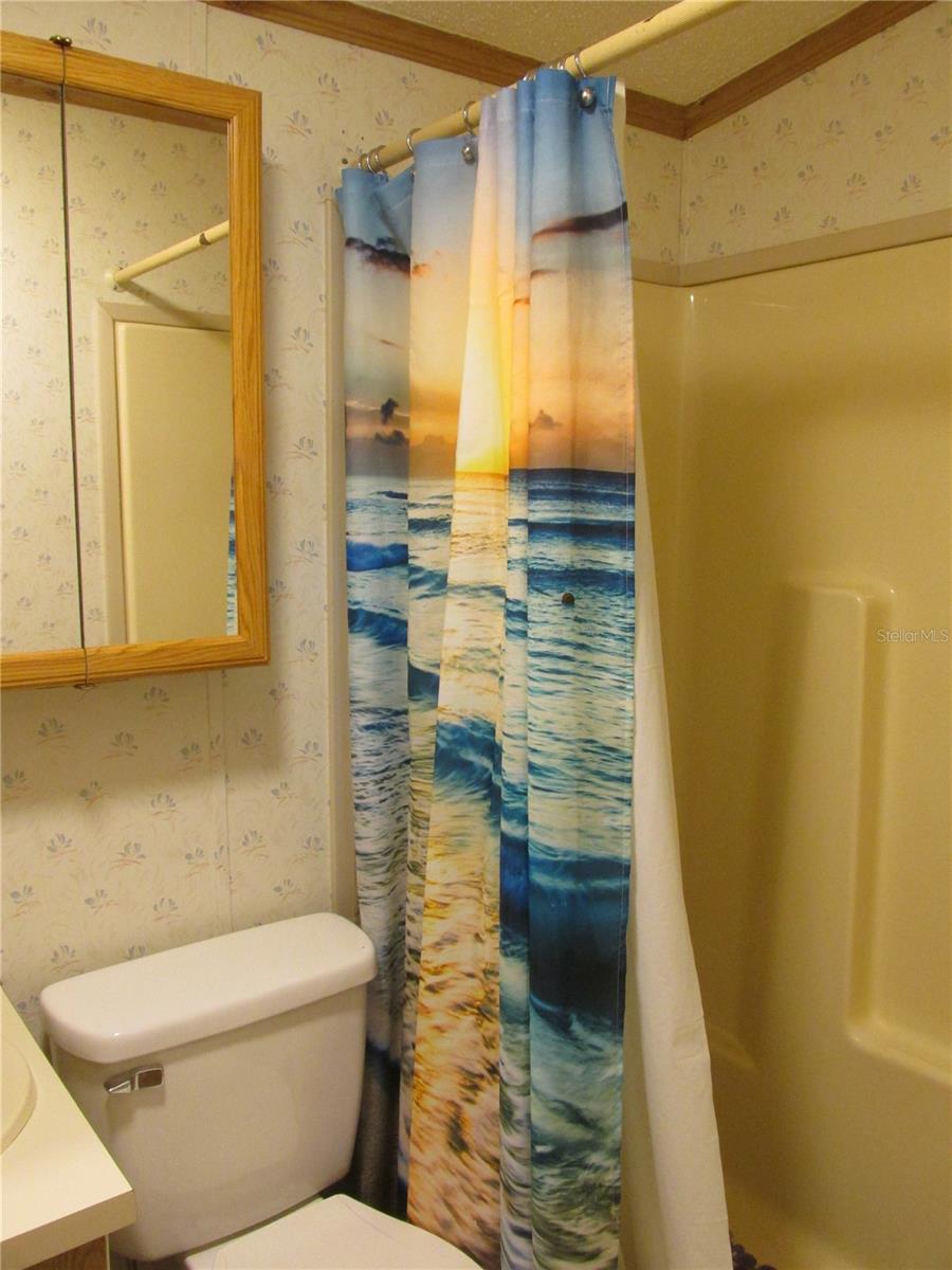 Image 12 of 31 For 8 Red Quill Circle