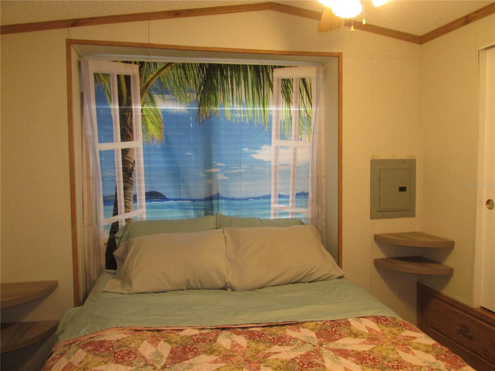 Image 13 of 31 For 8 Red Quill Circle