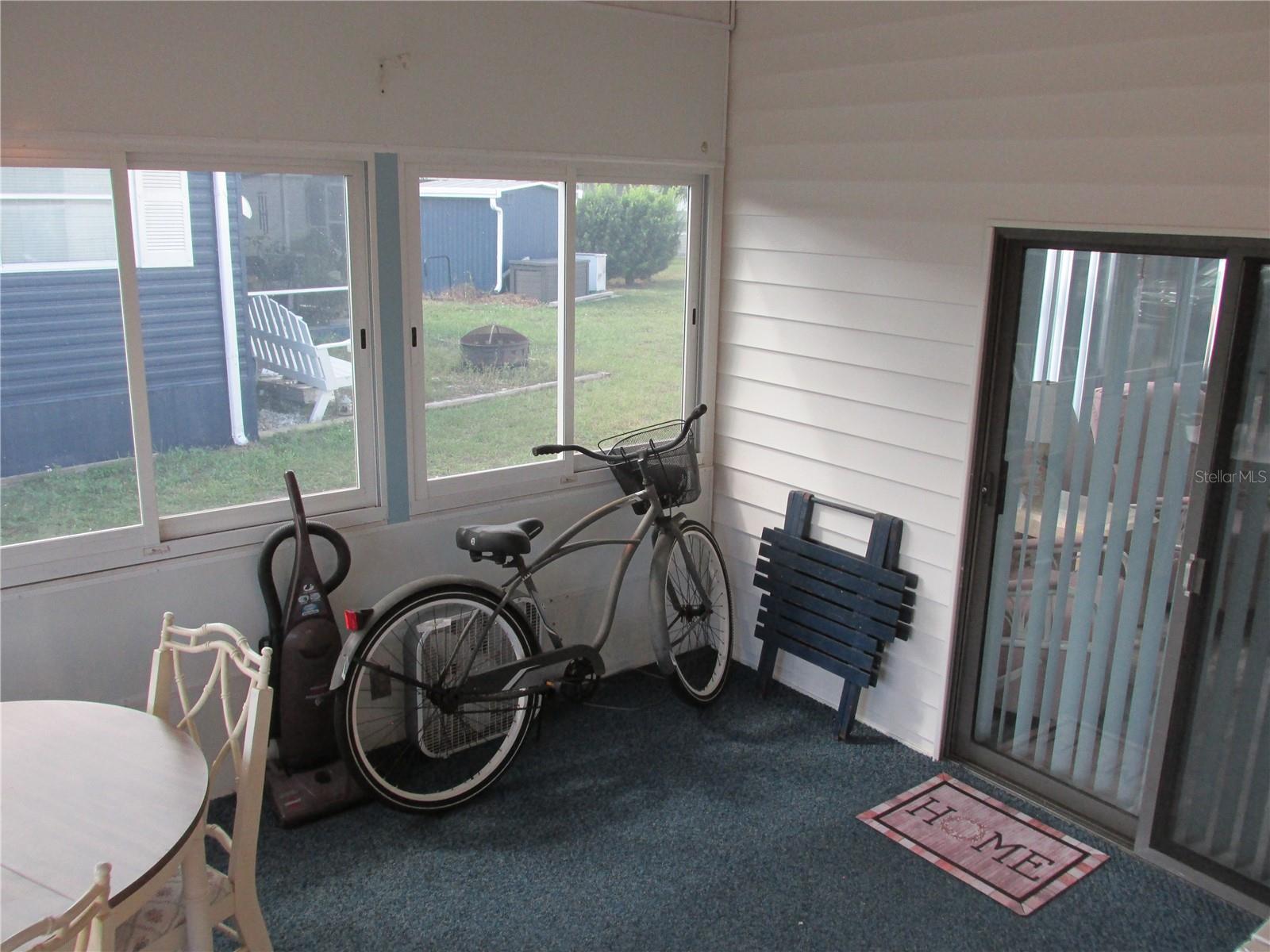 Image 16 of 31 For 8 Red Quill Circle