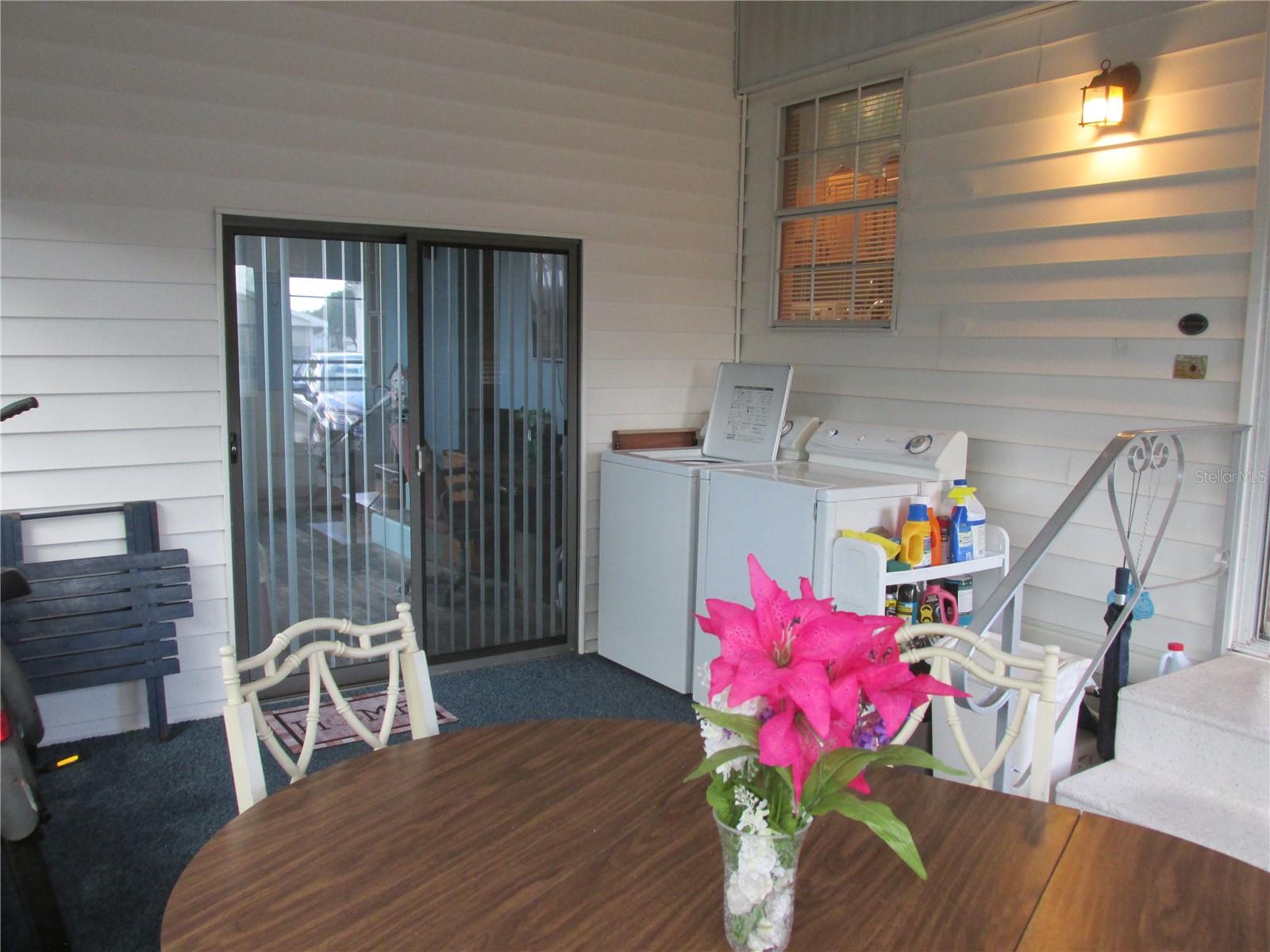 Image 17 of 31 For 8 Red Quill Circle